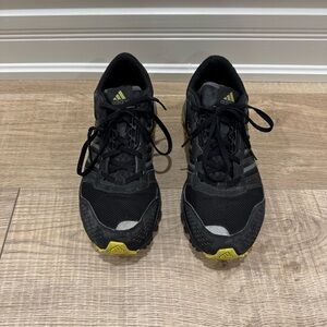 Adidas Marathon TR 10 black running shoes sneakers size US 9 yellow silver